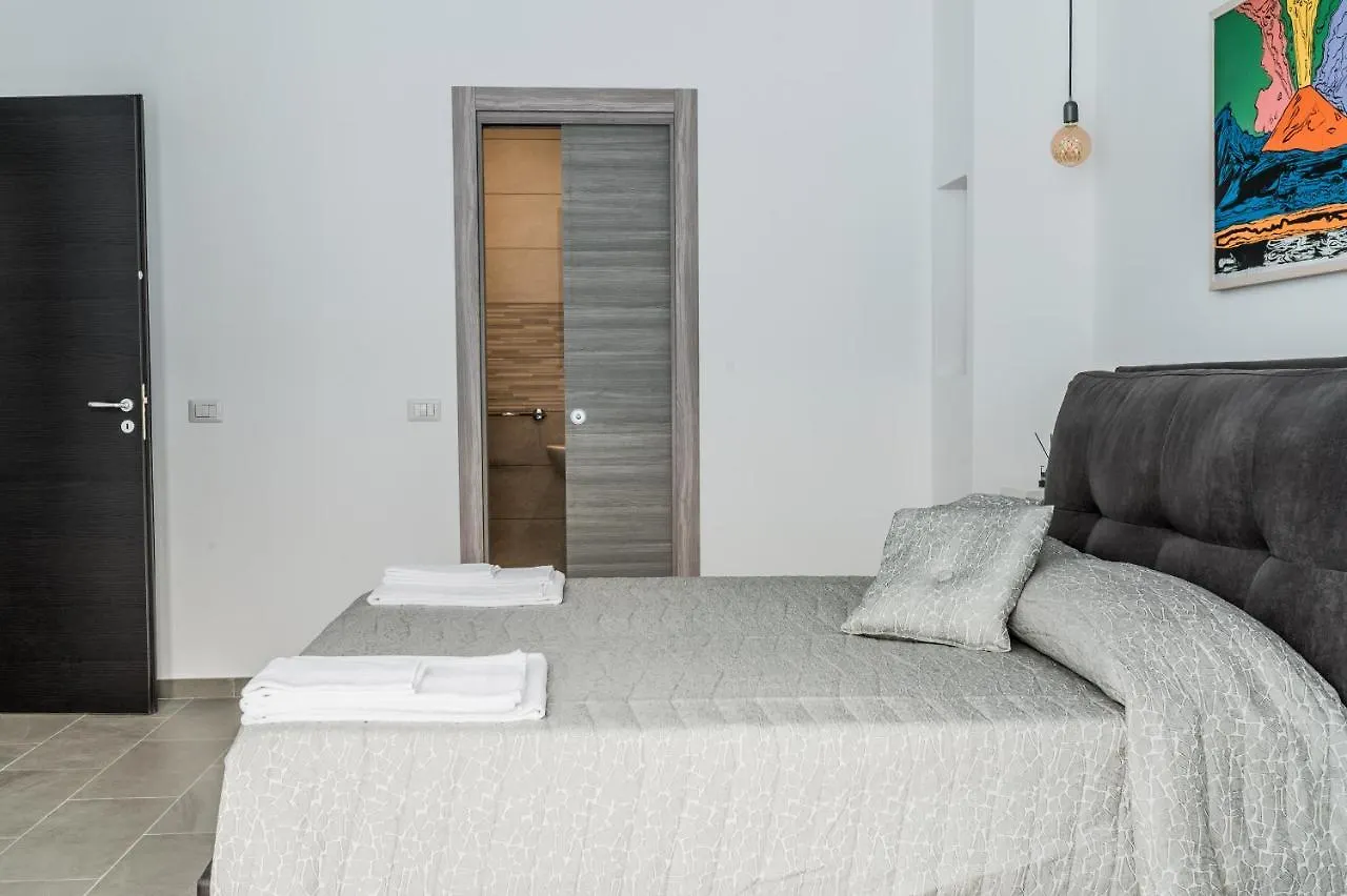 Vendégház Naples & Love Rooms